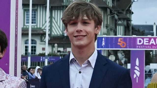Teen actor fell from moving vehicle in Alabama