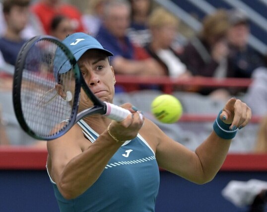 WTA Dubai Day 1 Predictions Including Magda Linette vs Dayana Yastremska