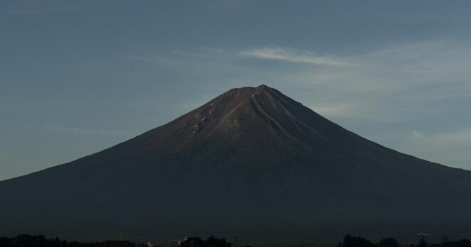Still no snow on Mount Fuji, the latest it's been in 130 years
