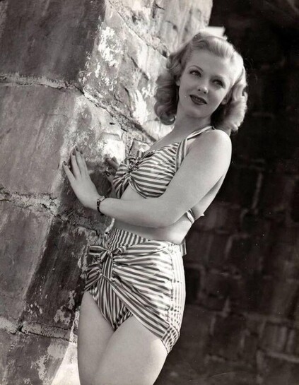 Vivian Blaine, 1940
