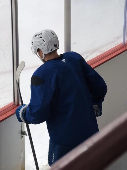 Captain Landy looking great at practice again today