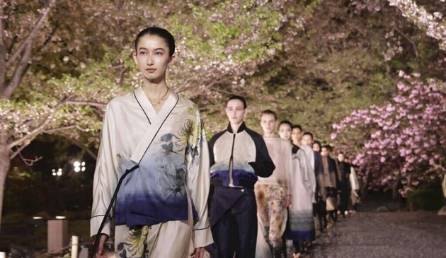 Dior Unveils Fall Collection at Garden of Historic Kyoto Temple; Traditional Japanese Textiles Incorporated in Pieces