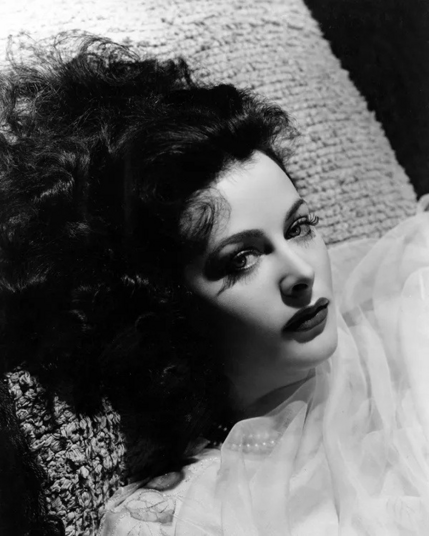 Hedy Lamarr (1944)