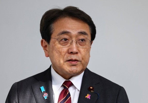 Japan mulls reviewing car safety rules to strike deal with Trump