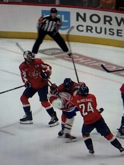 After this a ref skated up to Marty and the bench to clarify that it wasn't a cross check btw.