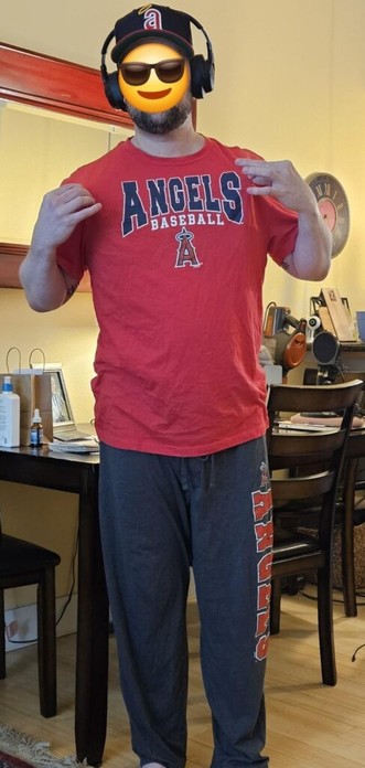 My gameday bedtime 'fit. Yes I sleep with a hat.