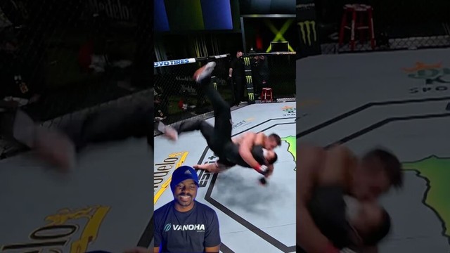 Alexander Romanov derruba os próprios técnicos numa cena simplesmente hilária! #ufc #mma #romanov