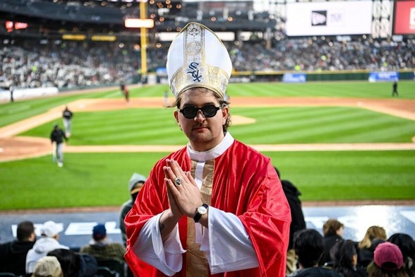 A White Sox fan dressed like Pope Leo and it was perfect
