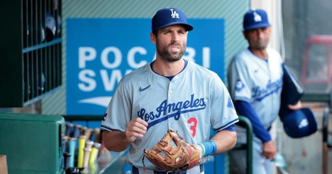 Letters: Dodgers should honor Austin Barnes and Chris Taylor