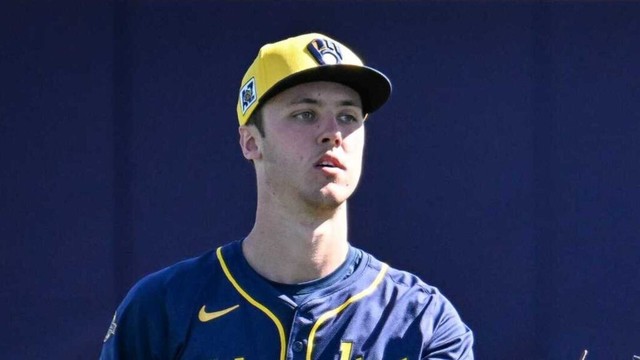 Brewers to promote top pitching prospect for MLB debut