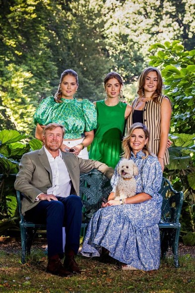 The Dutch Royal Family Attends 2025 Summer Photo Session at Huis ten Bosch Palace