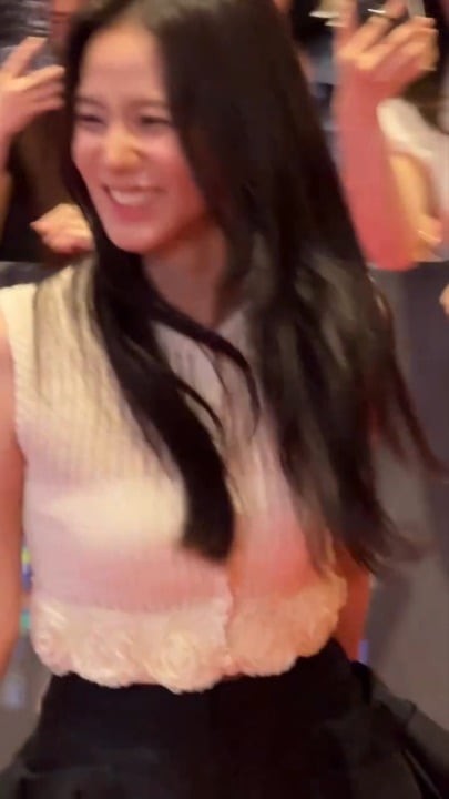260713 Jisoo & Rosé arrive at the VIP Premiere of 'Hope'
