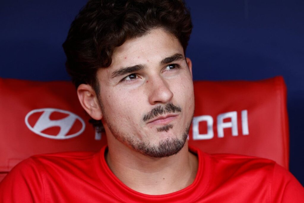 Transfer news LIVE: Alvarez misses training again before Arsenal deadline, Chelsea make Enzo decision, Barcola’s Liverpool medical